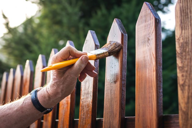 Fence Staining in Warm Weather