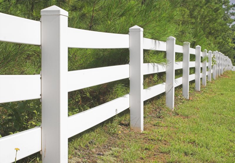 Vinyl Fence Construction